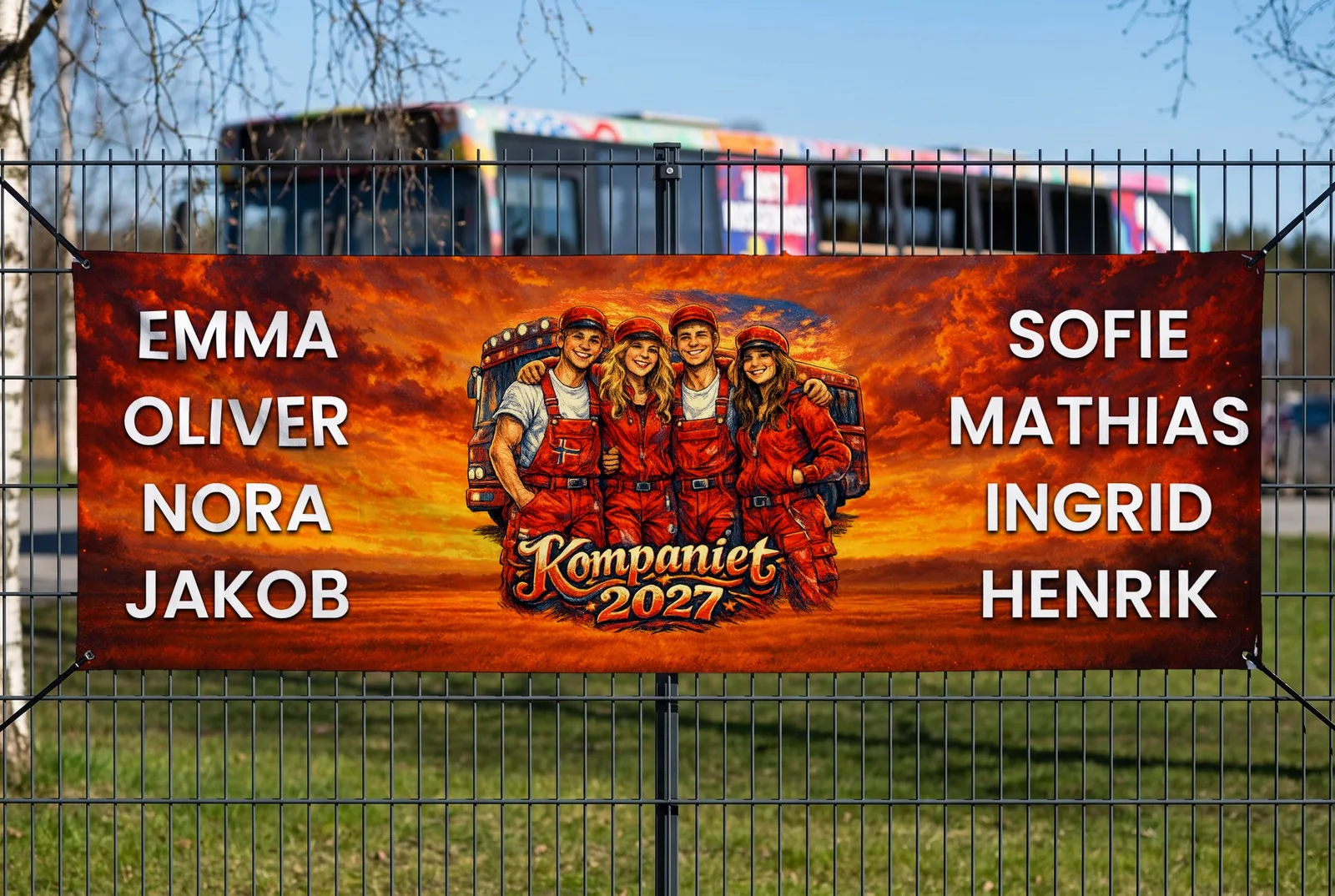 Kompaniet 2027 på slippbanner med fire navn på hver side